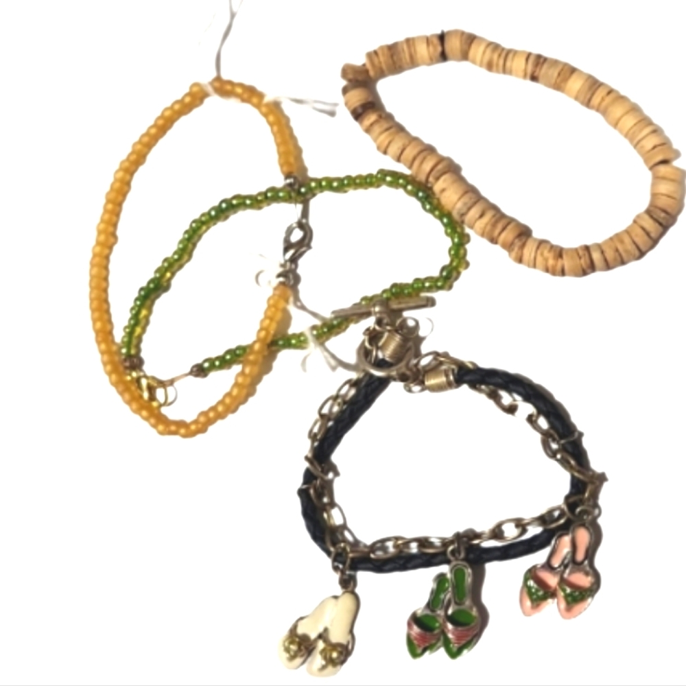 Beachy boho bracelet lot 90s